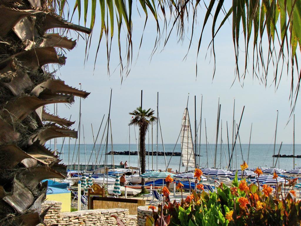 Residence Acquamarina San Benedetto del Tronto Exterior foto