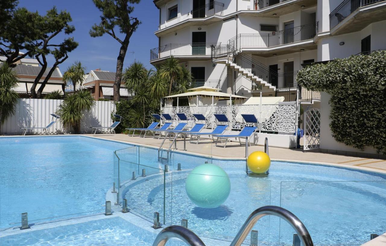 Residence Acquamarina San Benedetto del Tronto Exterior foto